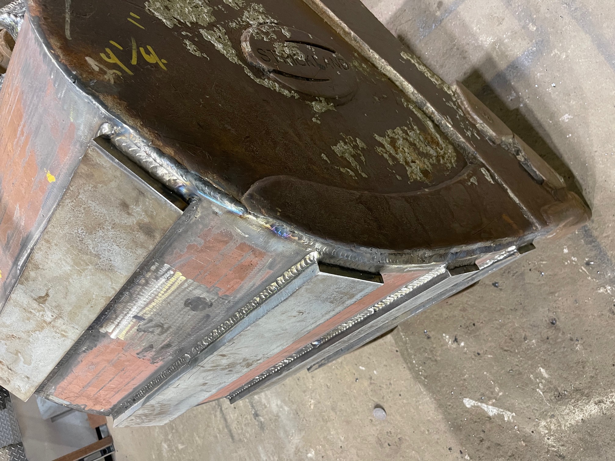 Machine bucket reconstructed